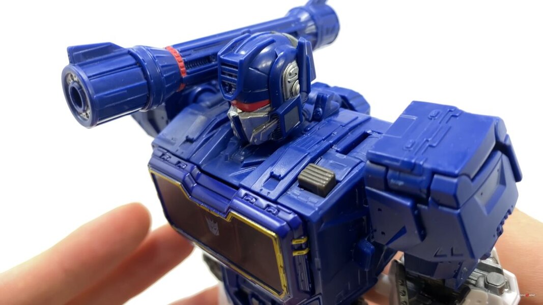 Transformers Studio Series 83 Soundwave More In Hand Image  (23 of 51)